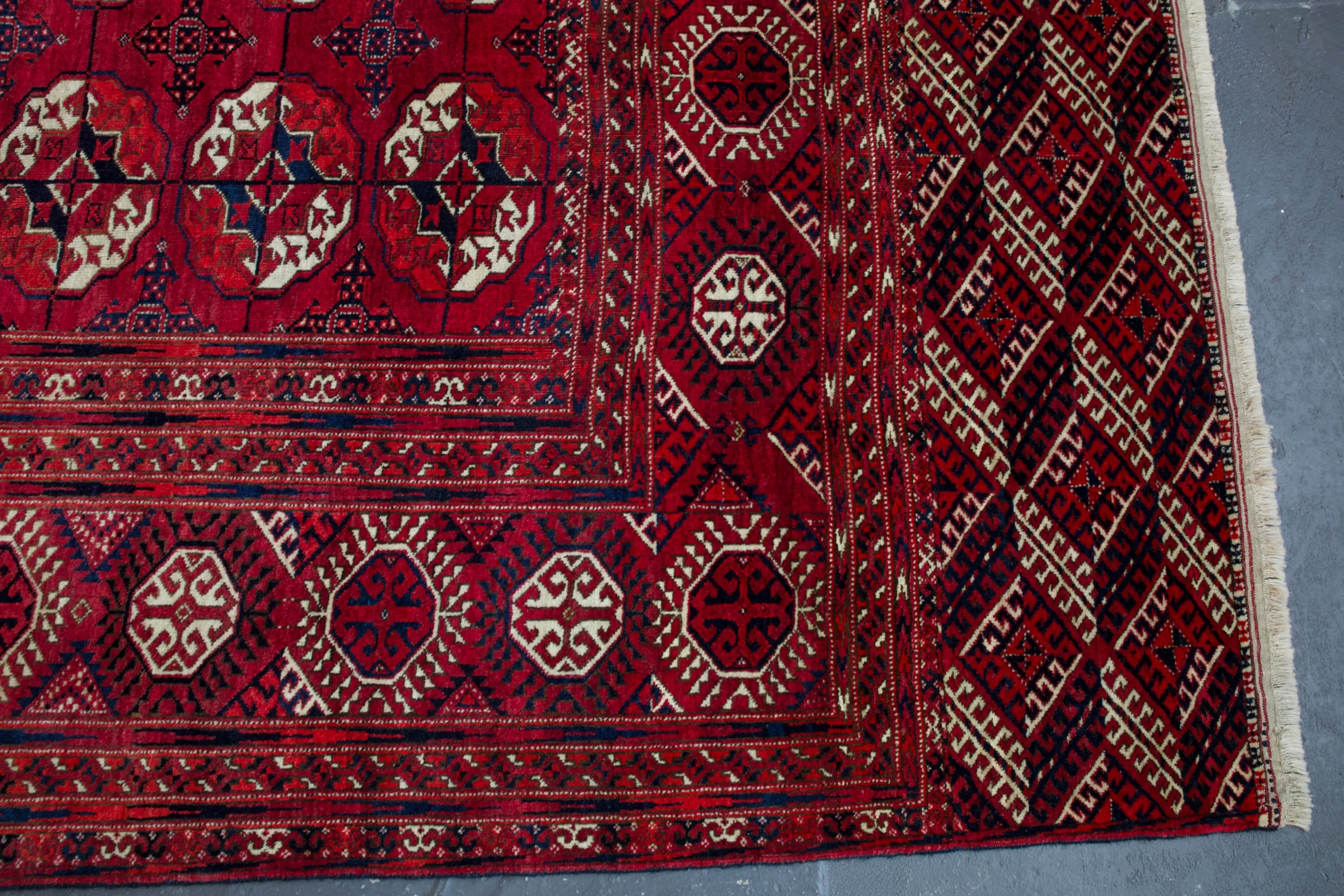 Antique Tekke Turkmen Rug