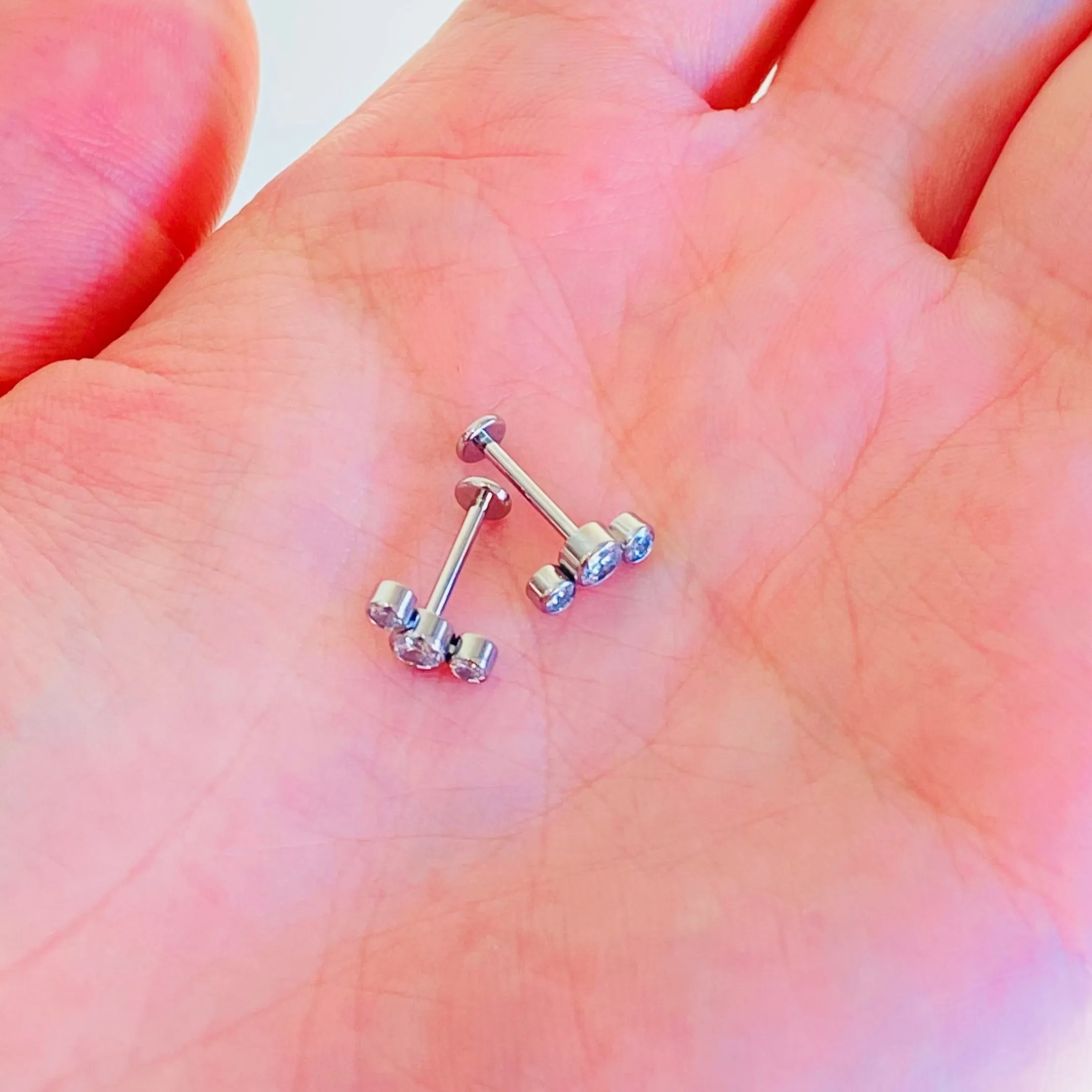 G23 Titanium Internally Threaded 3 CZ Cluster Tragus Labret